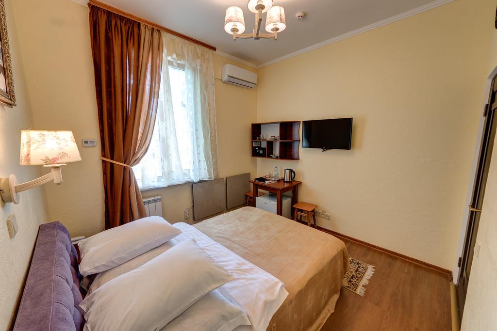 Aleksandria Hotel Kyiv Exterior foto
