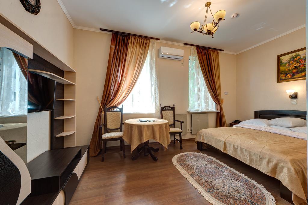 Aleksandria Hotel Kyiv Exterior foto